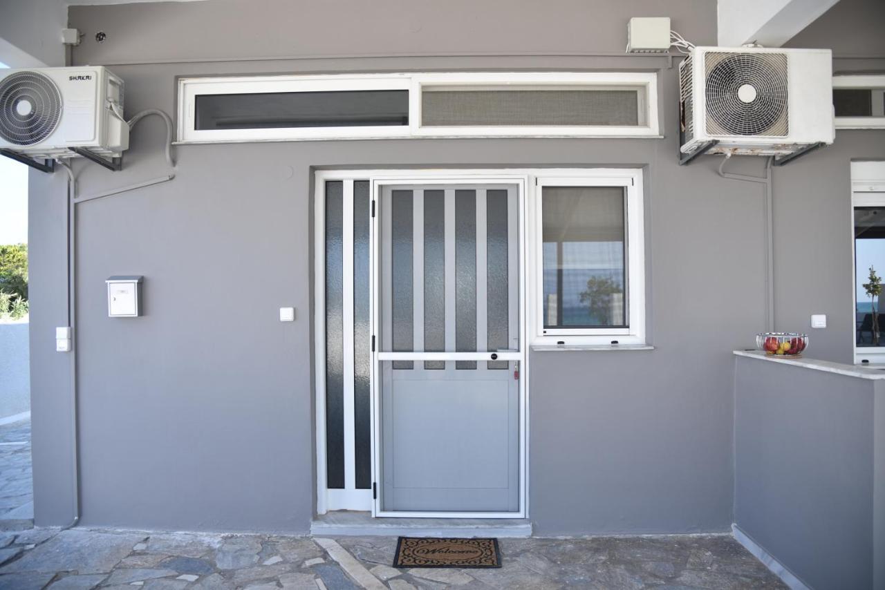Family Apartments 1 Lechaio Exterior photo