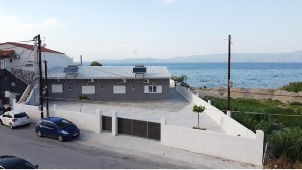 Family Apartments 1 Lechaio Exterior photo